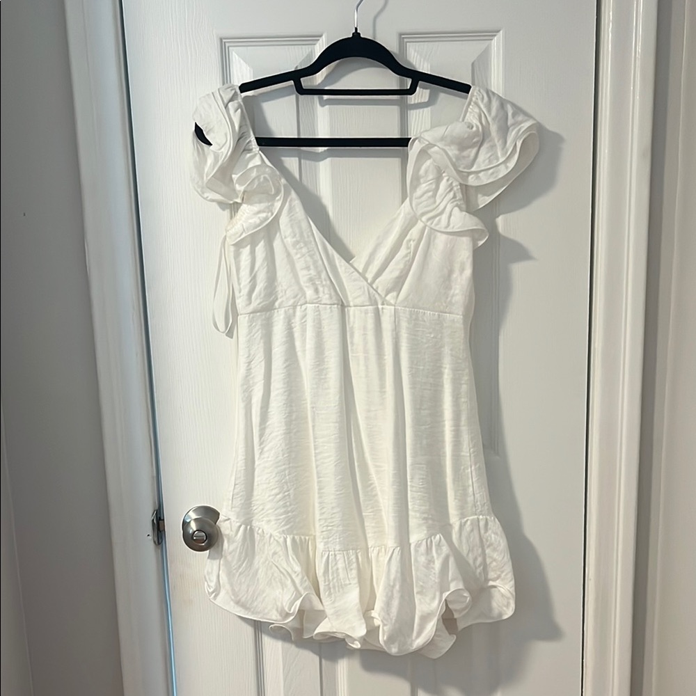 Elegant White Ruffle Sleeve Top